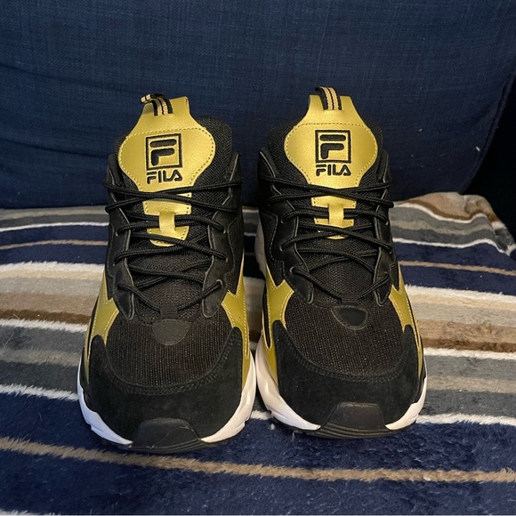FILA, men’s size US11, black, gold, and white - Picture 1 of 3